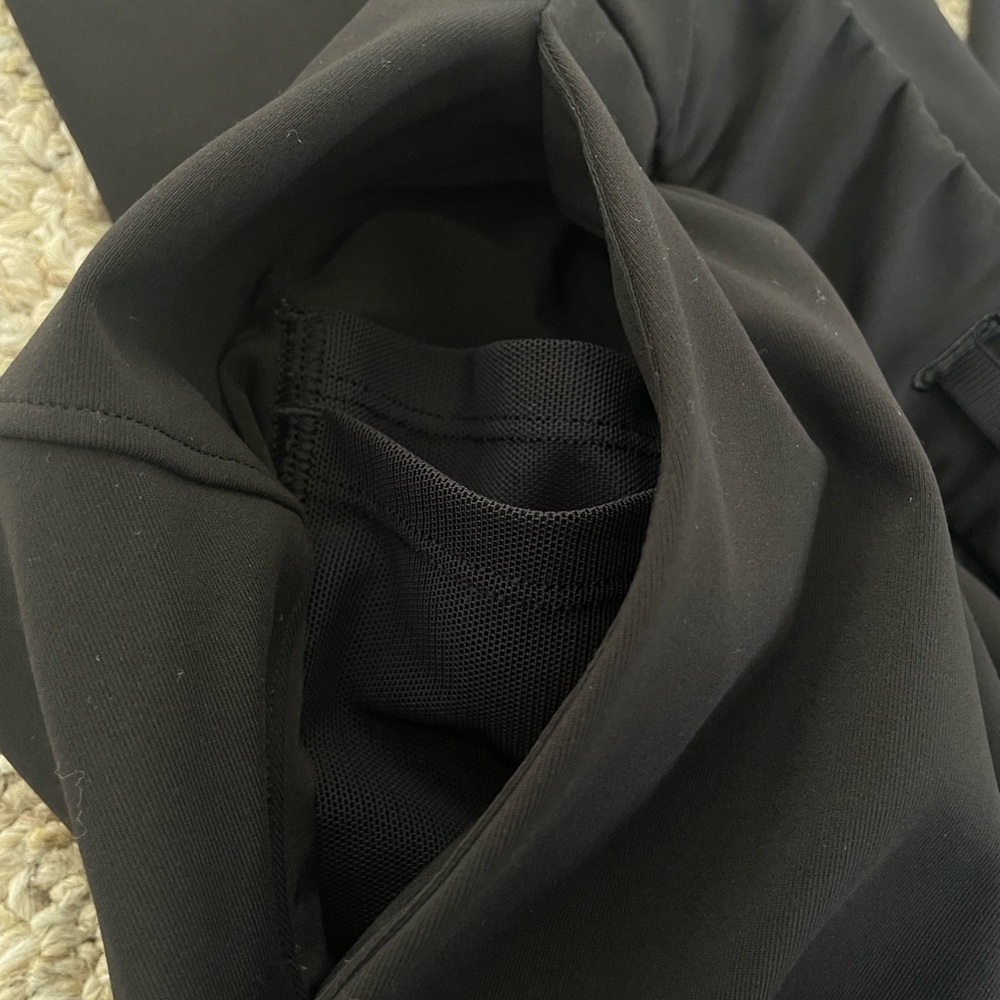 Lululemon On The Fly 7/8 Pant - Picture 14 of 15